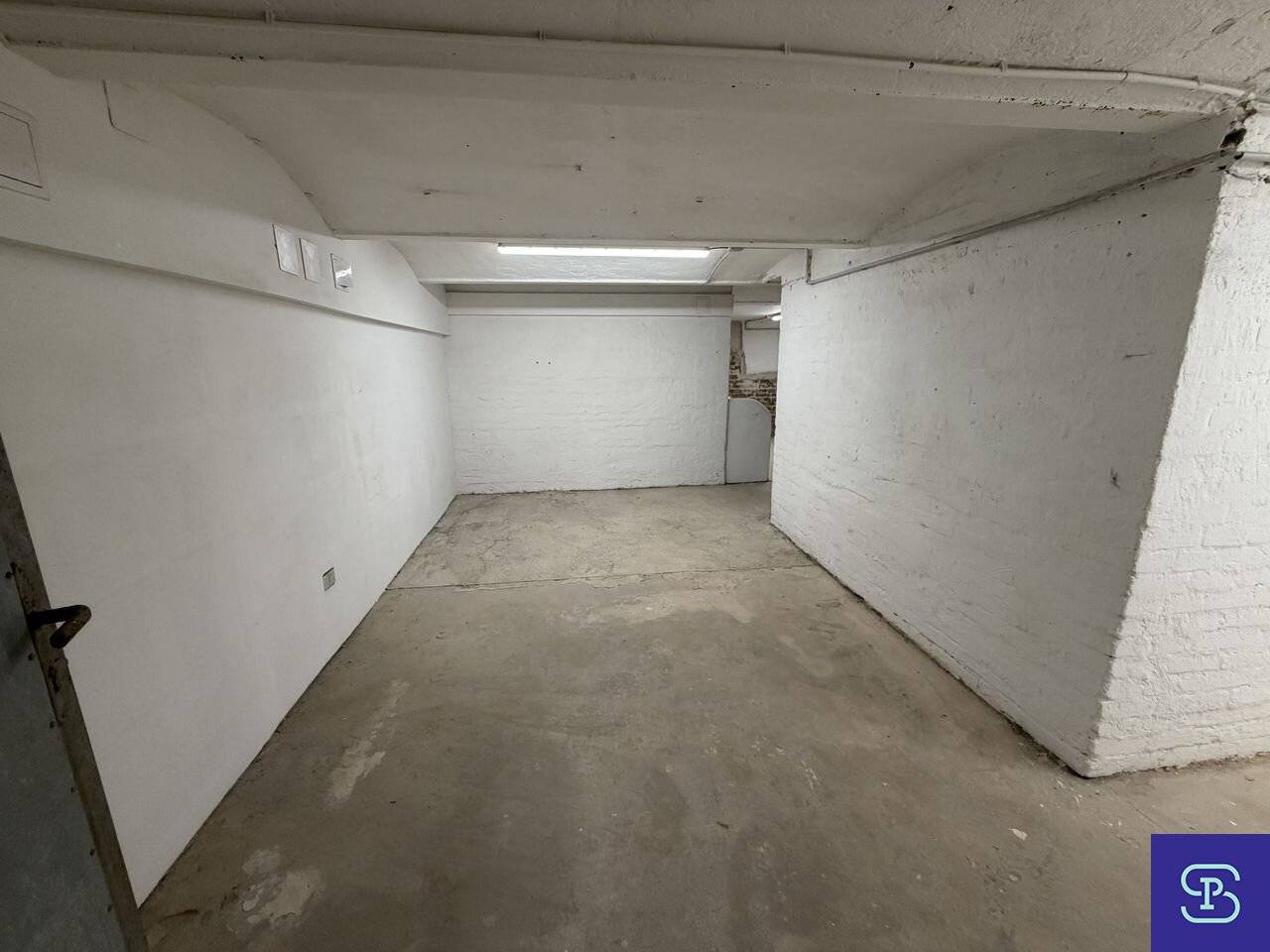 Lindengasse: Spacious 97 m² storage space near Spittelberg 1070 Vienna