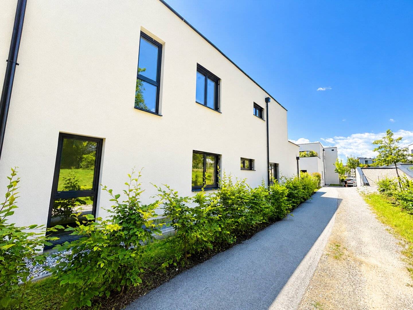 Exclusive living at the Ruckerlberg 3 room dream apartment with private garden commission free