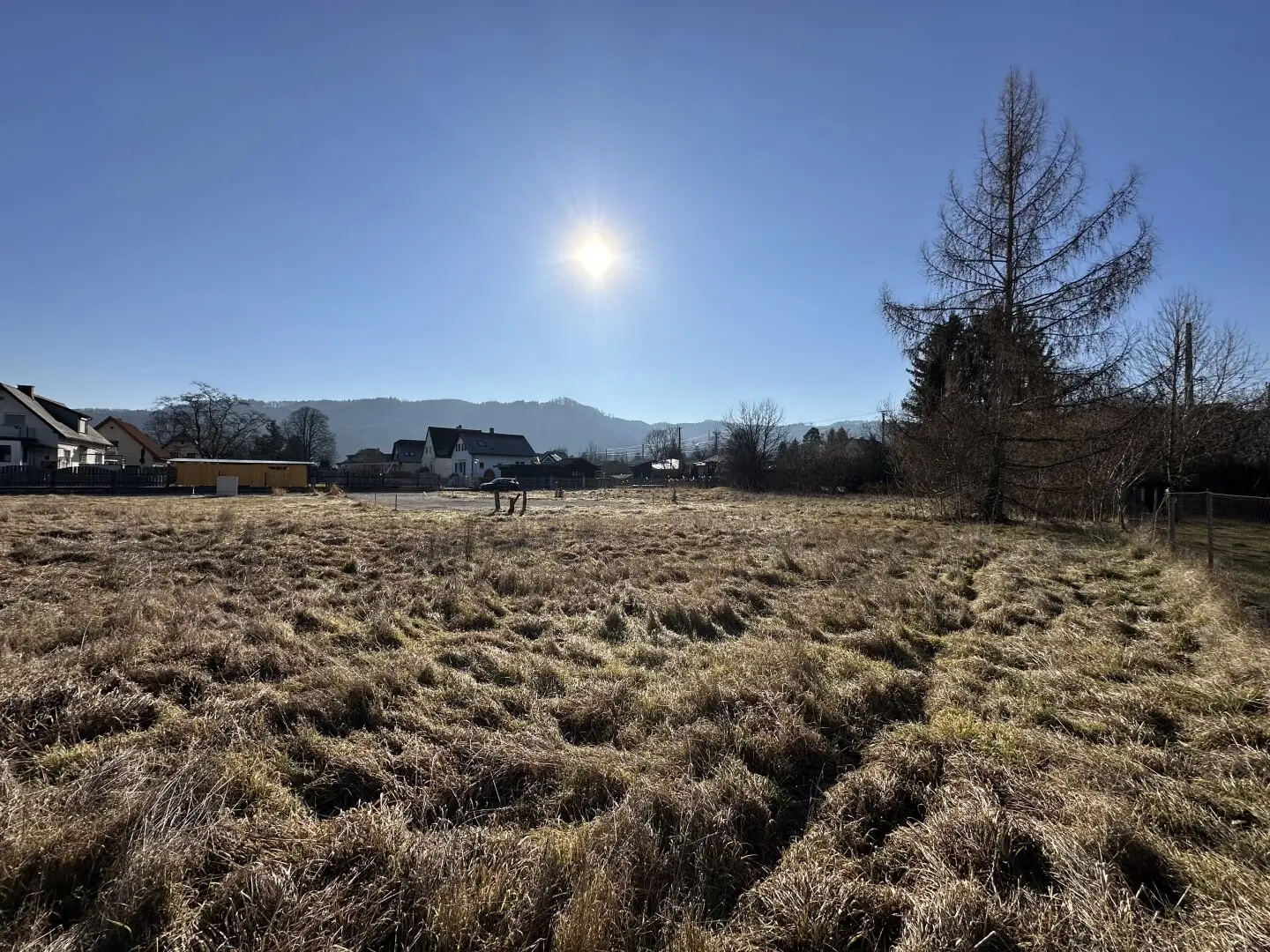 Sunny and level building plot in a family friendly residential area: your new home in the north of Graz