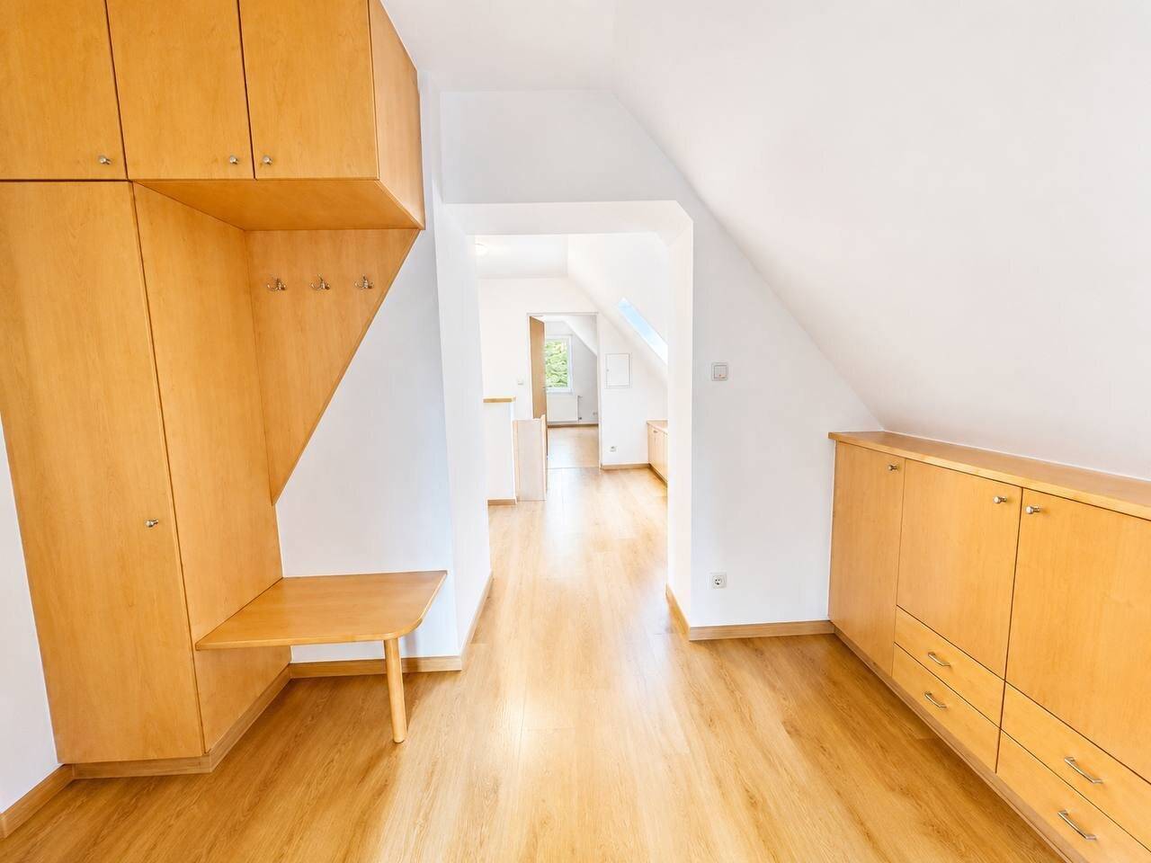 ++ ST. PETER ++ Lichtdurchflutete 3-Zimmer-Maisonettewohnung inkl. zwei Außenstellplätzen