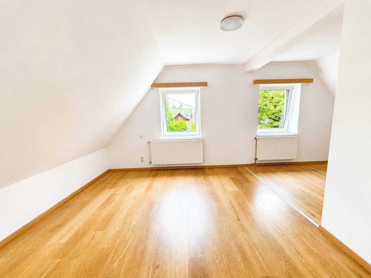 ++ ST. PETER ++ Lichtdurchflutete 3-Zimmer-Maisonettewohnung inkl. zwei Außenstellplätzen
