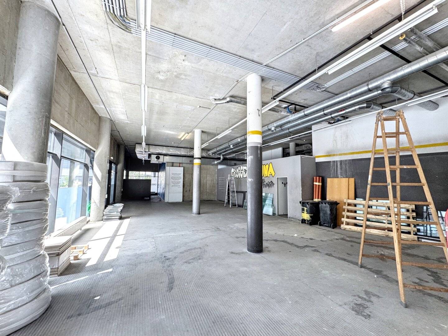 370 m² modern loft shop space | 4 m room height