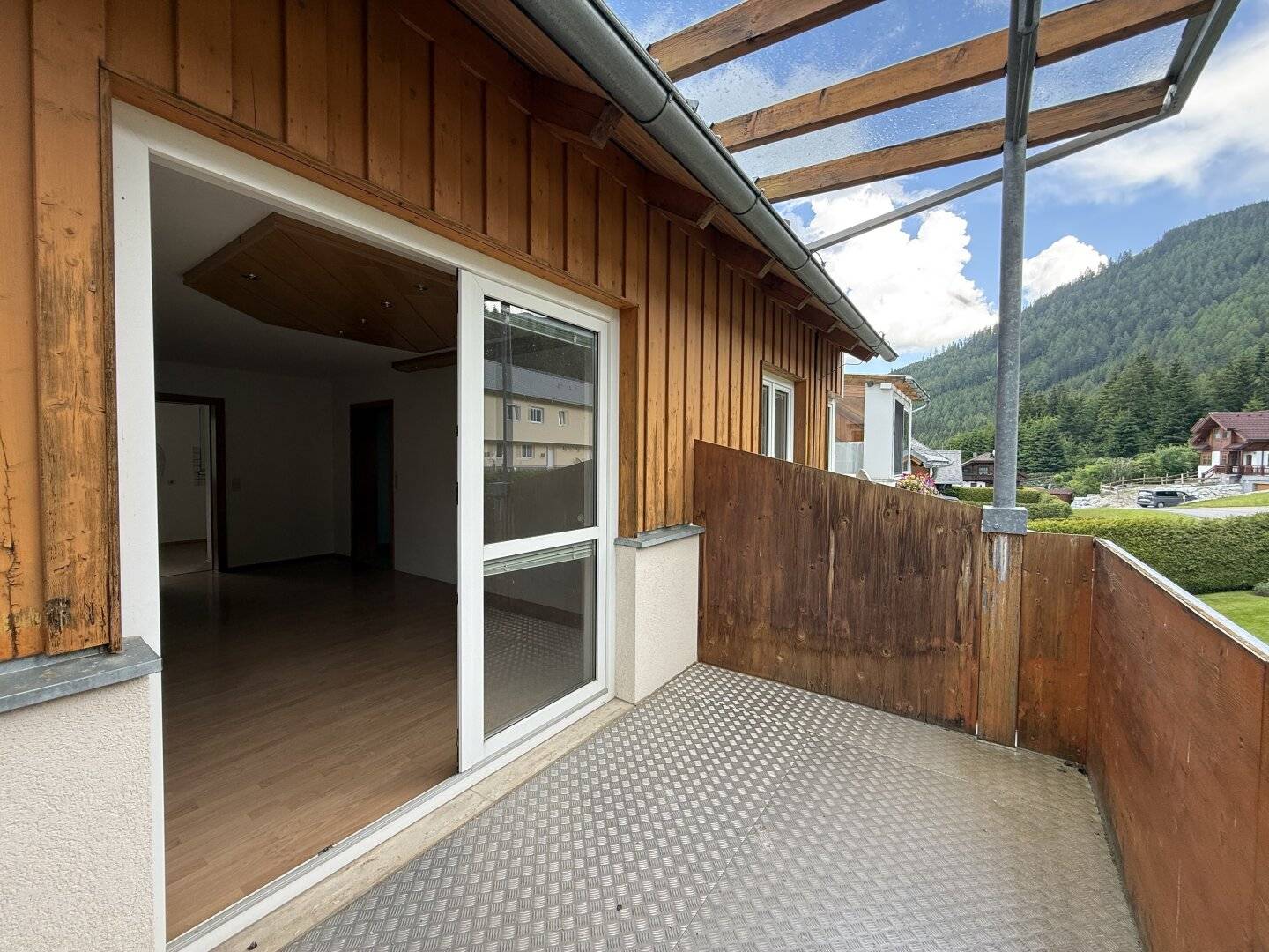 Eigentumswohnung mit 4 Zimmer, südseitigem Balkon und Garage, zweitwohnsitzfähig!