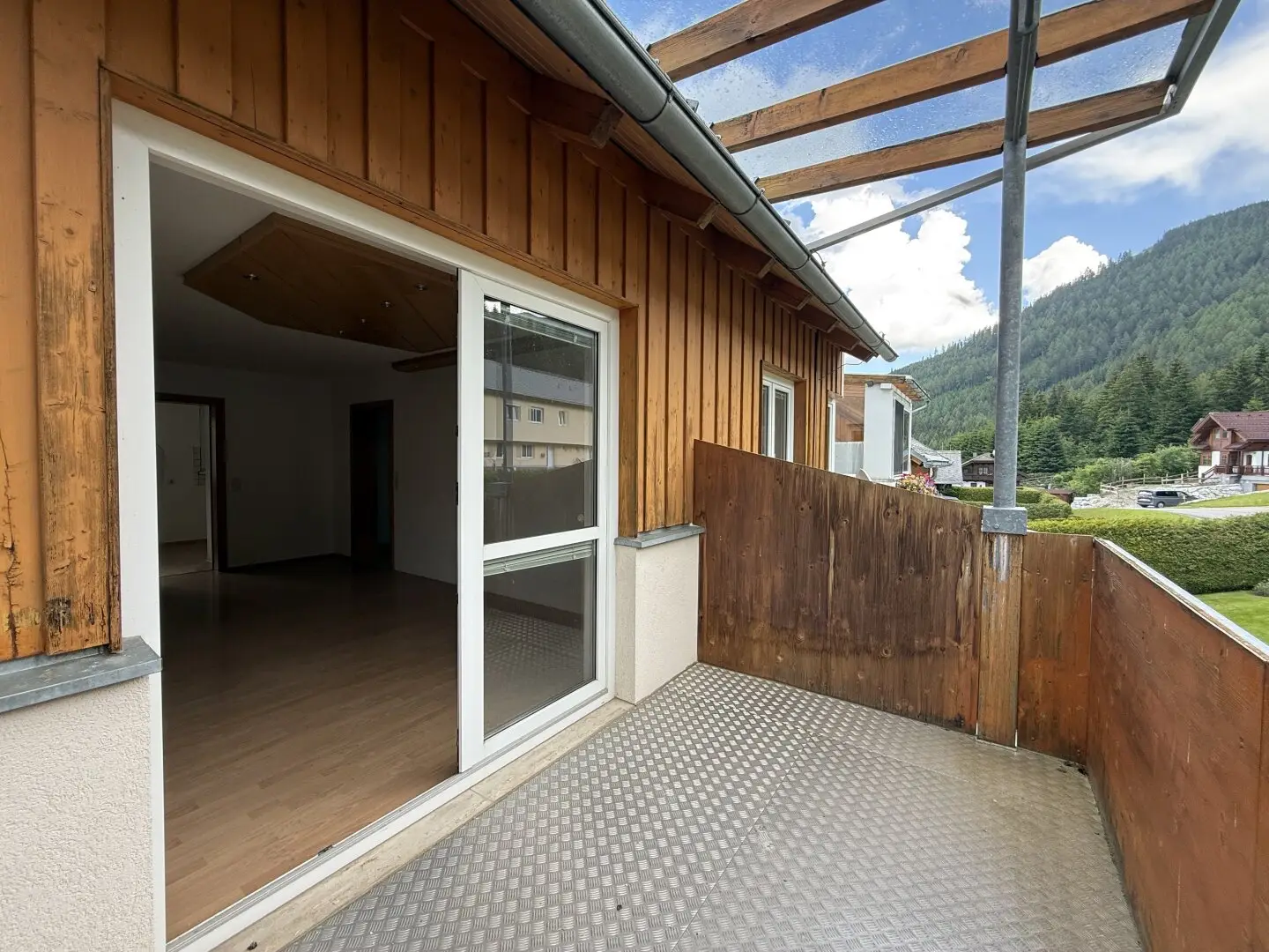 Eigentumswohnung mit 4 Zimmer, südseitigem Balkon und Garage, zweitwohnsitzfähig!