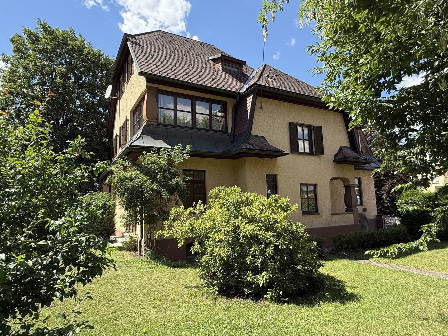 Villa! Elegante Zeitreise: Charmante Villa aus 1933 mit zeitlosem Flair!