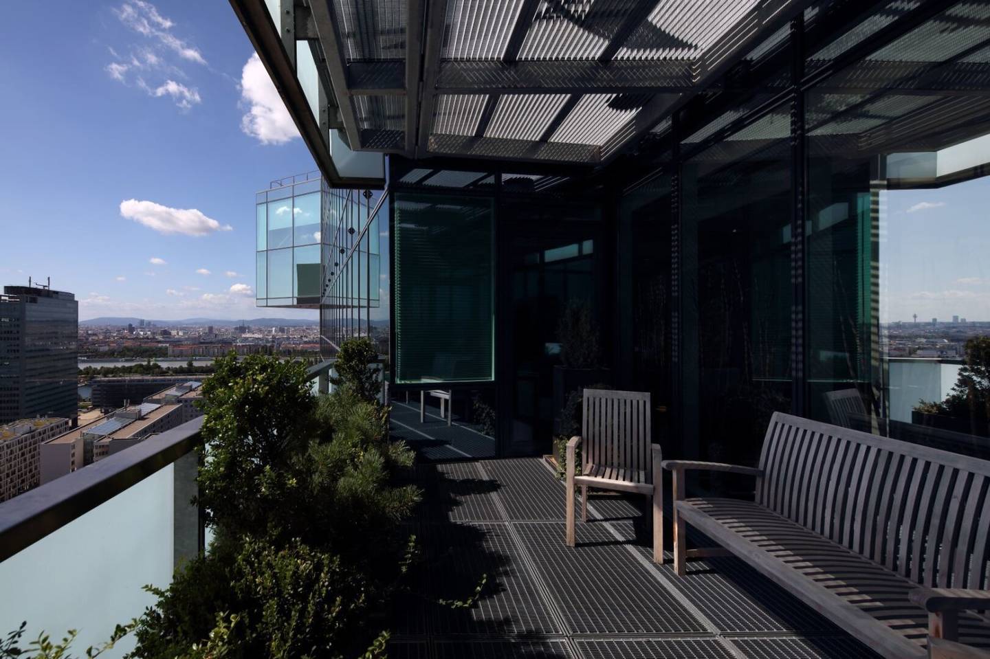 Modern office space with great view - Saturn Tower - HMZ 17€/qm