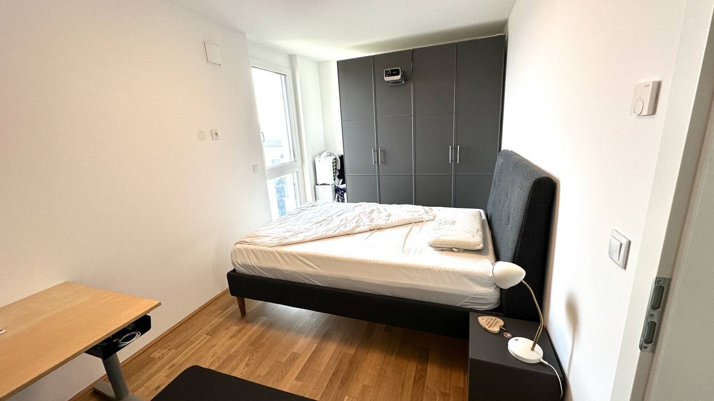 Modern 2-room apartment with balcony near U1 (commission-free!)