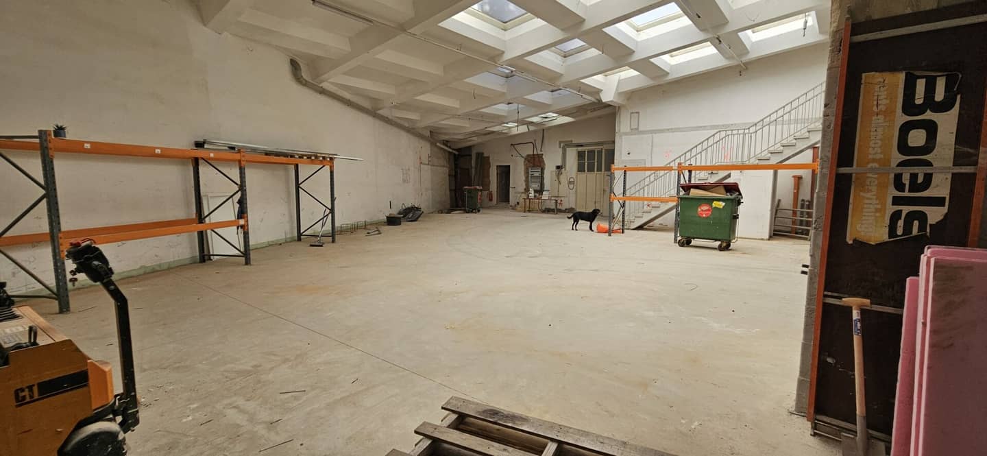 760m2 production hall with office