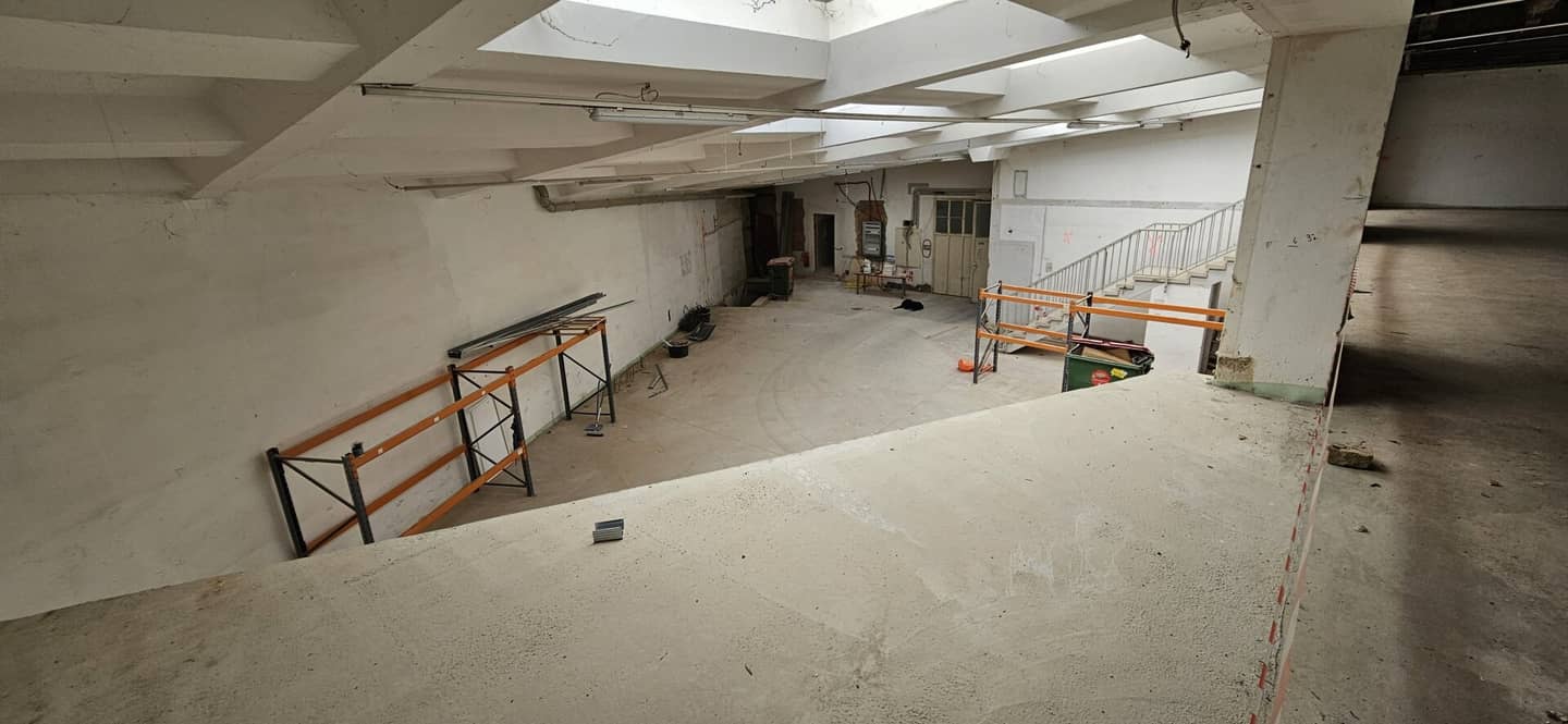 760m2 production hall with office