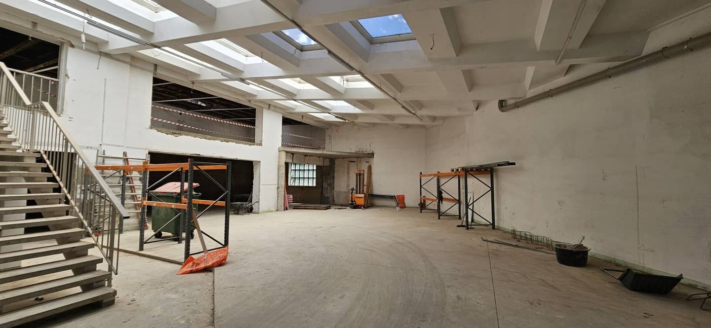 760m2 production hall with office