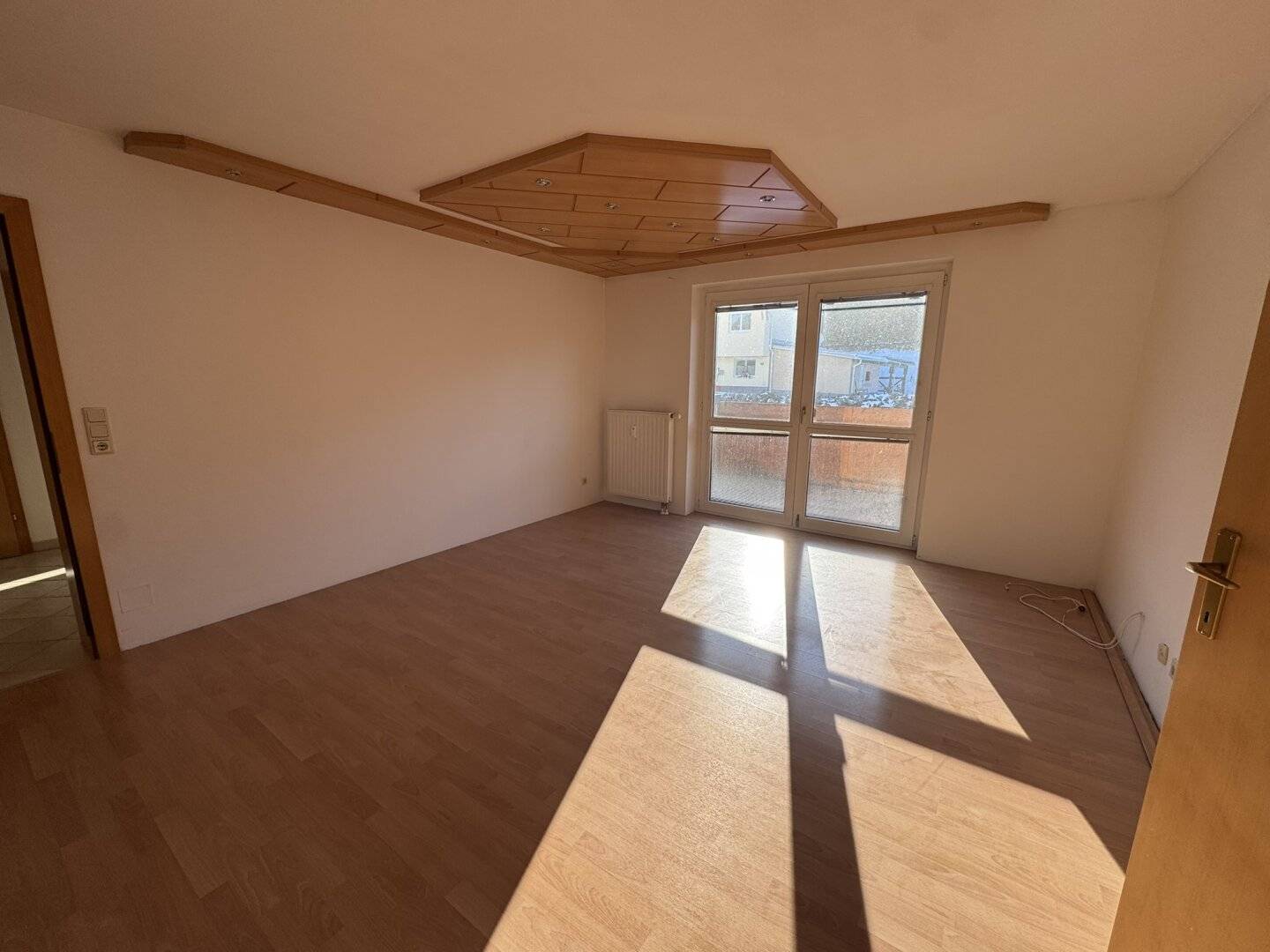 Zweitwohnsitzfähige 4 Zimmer Eigentumswohnung mit südseitigem Balkon und Garage