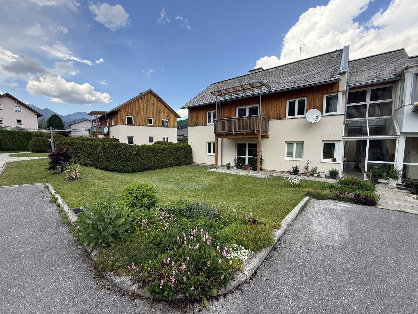 Eigentumswohnung mit 4 Zimmer und südseitige Terrasse und Garage, zweitwohnsitzfähig!