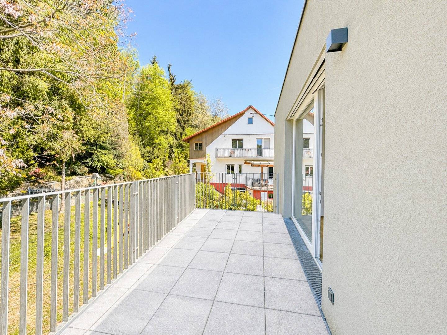Ruhig gelegene 3-Zimmer-Wohnung mit Balkon in gepflegtem Haus mit nur 8 Einheiten
