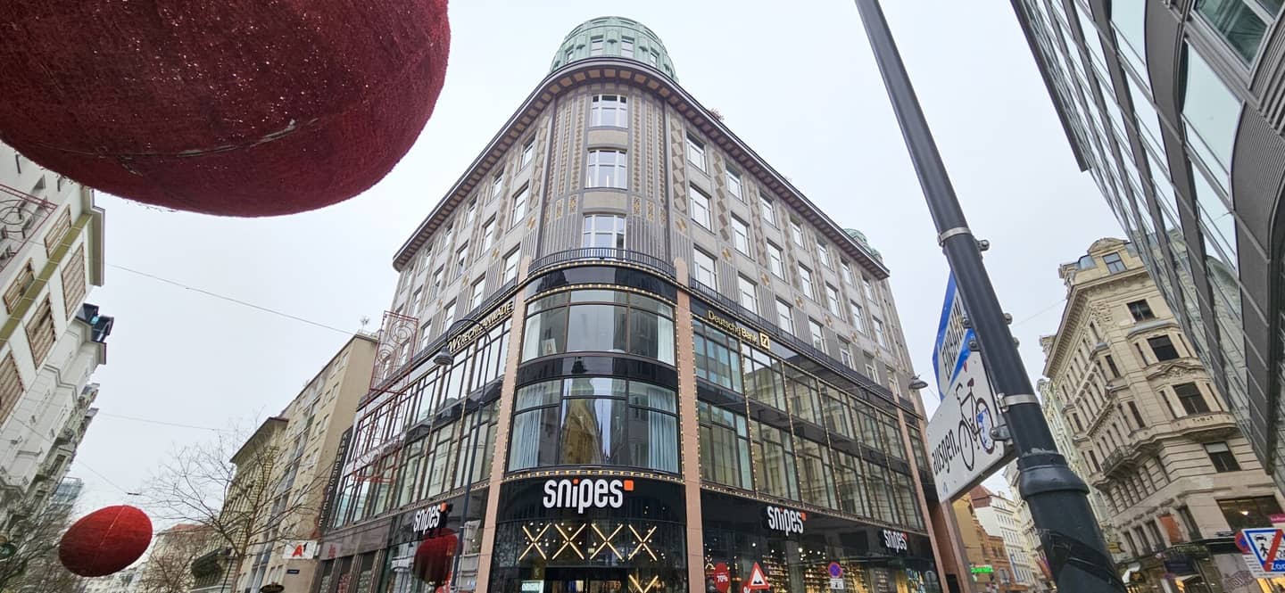Approximately 638 m² office space in a representative Art Nouveau building at Fleischmarkt in 1010