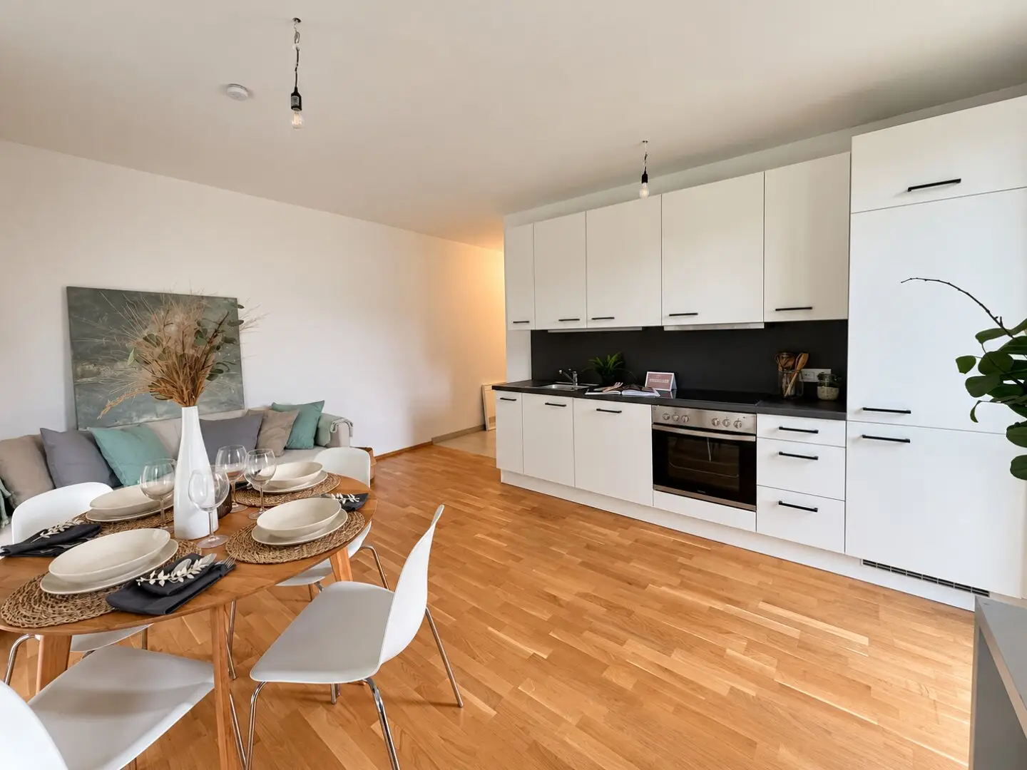 ++Nähe LKH++ 2-Zimmer-Wohnung mit Balkon in ruhiger Lage am Waldrand