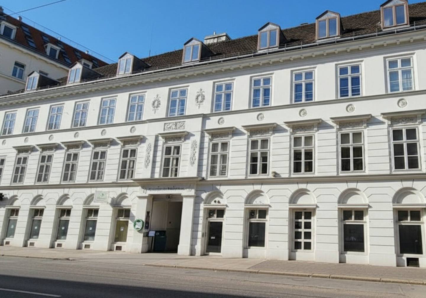 Commercial premises on Gumpendorfer Straße? Gluten? Actually we must remove question marks. Let's fix. The final answer should be proper. Wait. Ensure no mistakes. I'll recompose final properly.