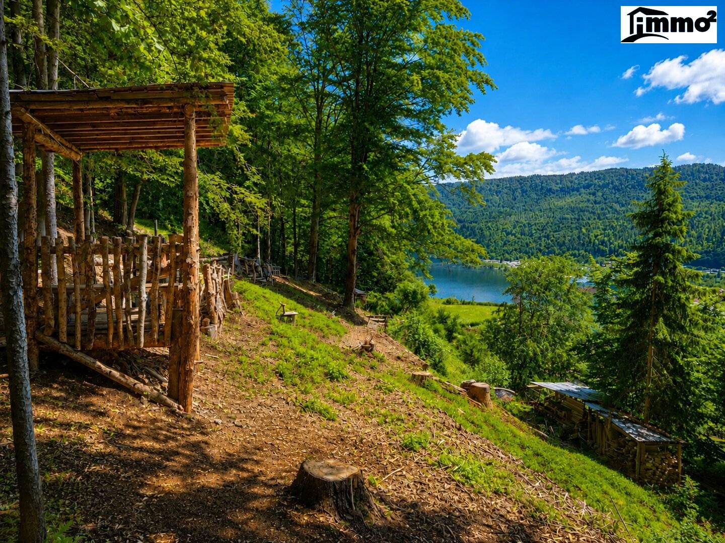 Ein Rückzugsort der besonderen Art – Rarität mit eigenem Wald & Seeblick