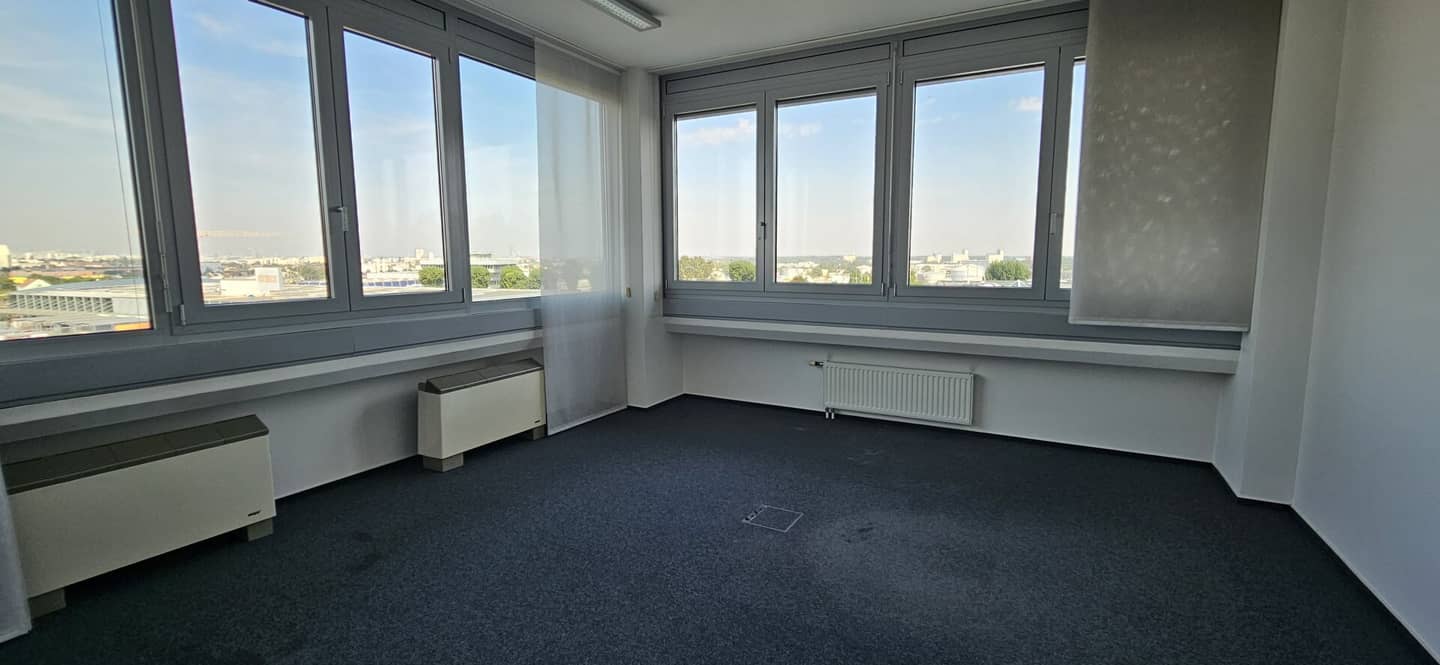 697m² office space in the Concorde Business Park | 18 offices + meeting room (COF13+14)