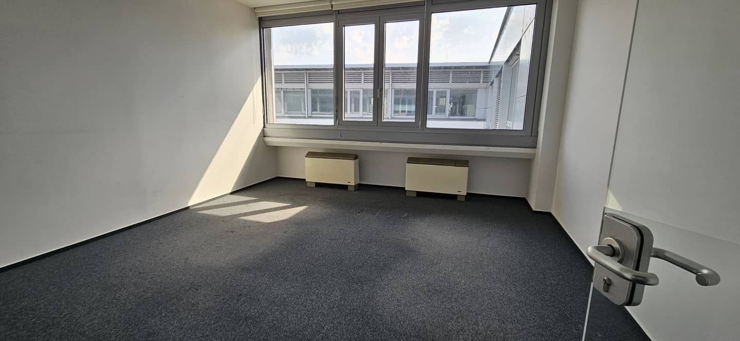 697m² office space in the Concorde Business Park | 18 offices + meeting room (COF13+14)