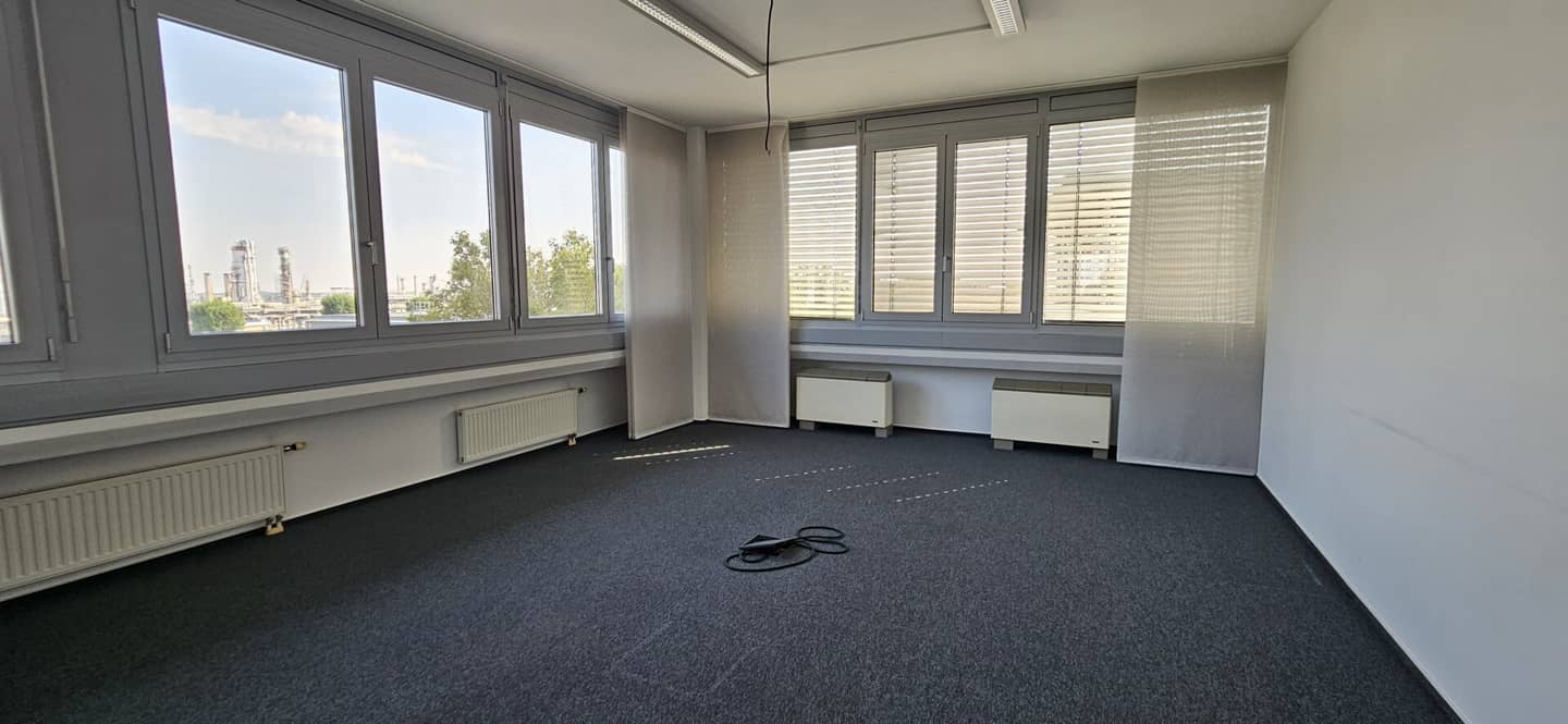 697m² office space in the Concorde Business Park | 18 offices + meeting room (COF13+14)