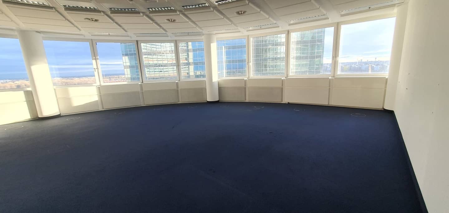 Modern 364 m² office space - Andromeda Tower,