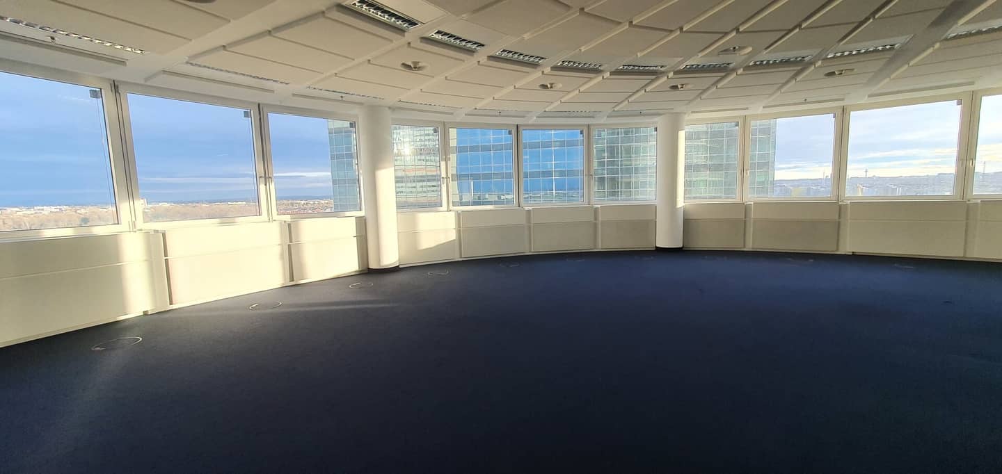Modern 364 m² office space - Andromeda Tower,