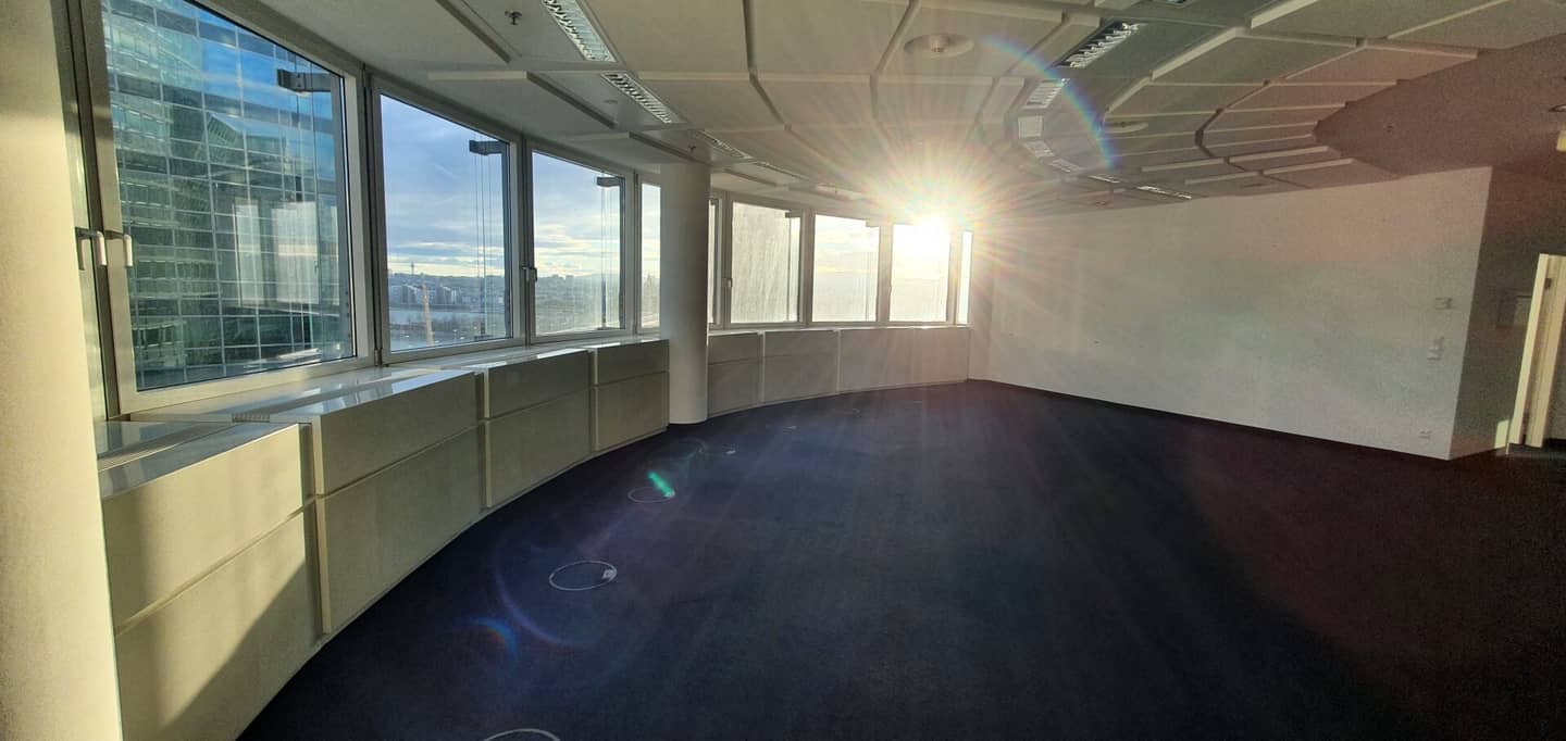 Modern 364 m² office space - Andromeda Tower,
