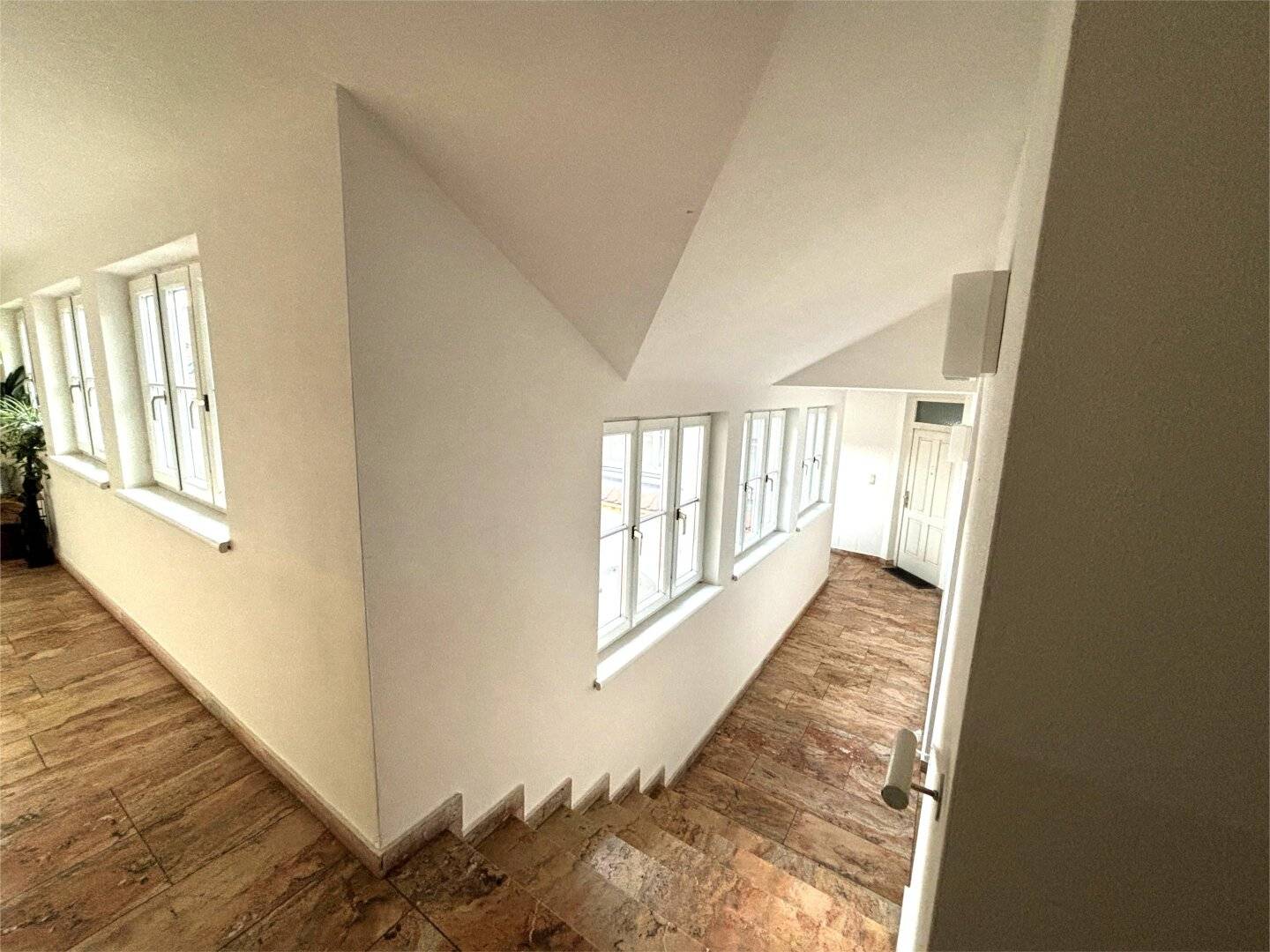 ++WEIZ++ Charmante 2-Zimmer-Wohnung mit extra Küche