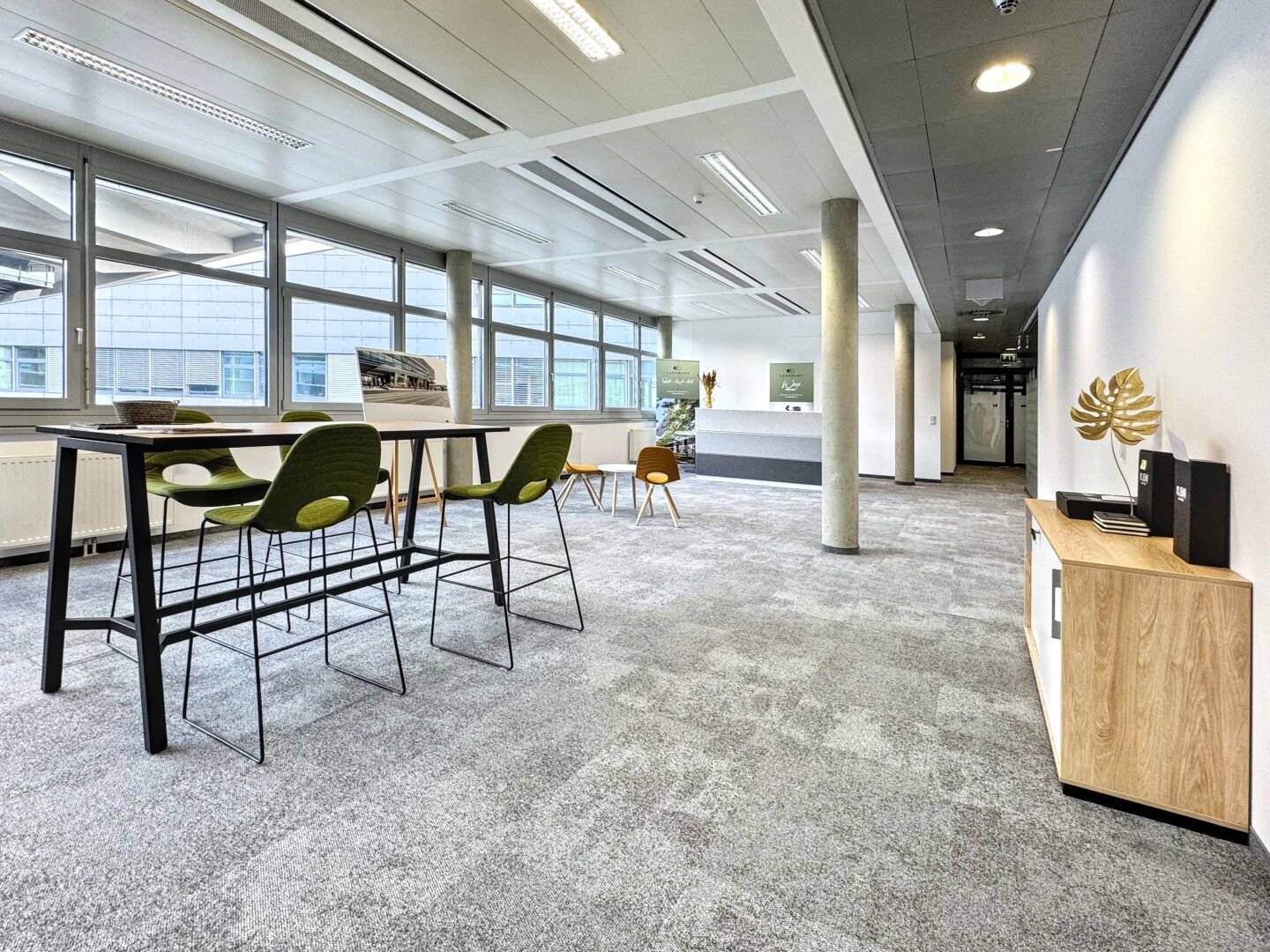 500 m² modern office in iconic office building
