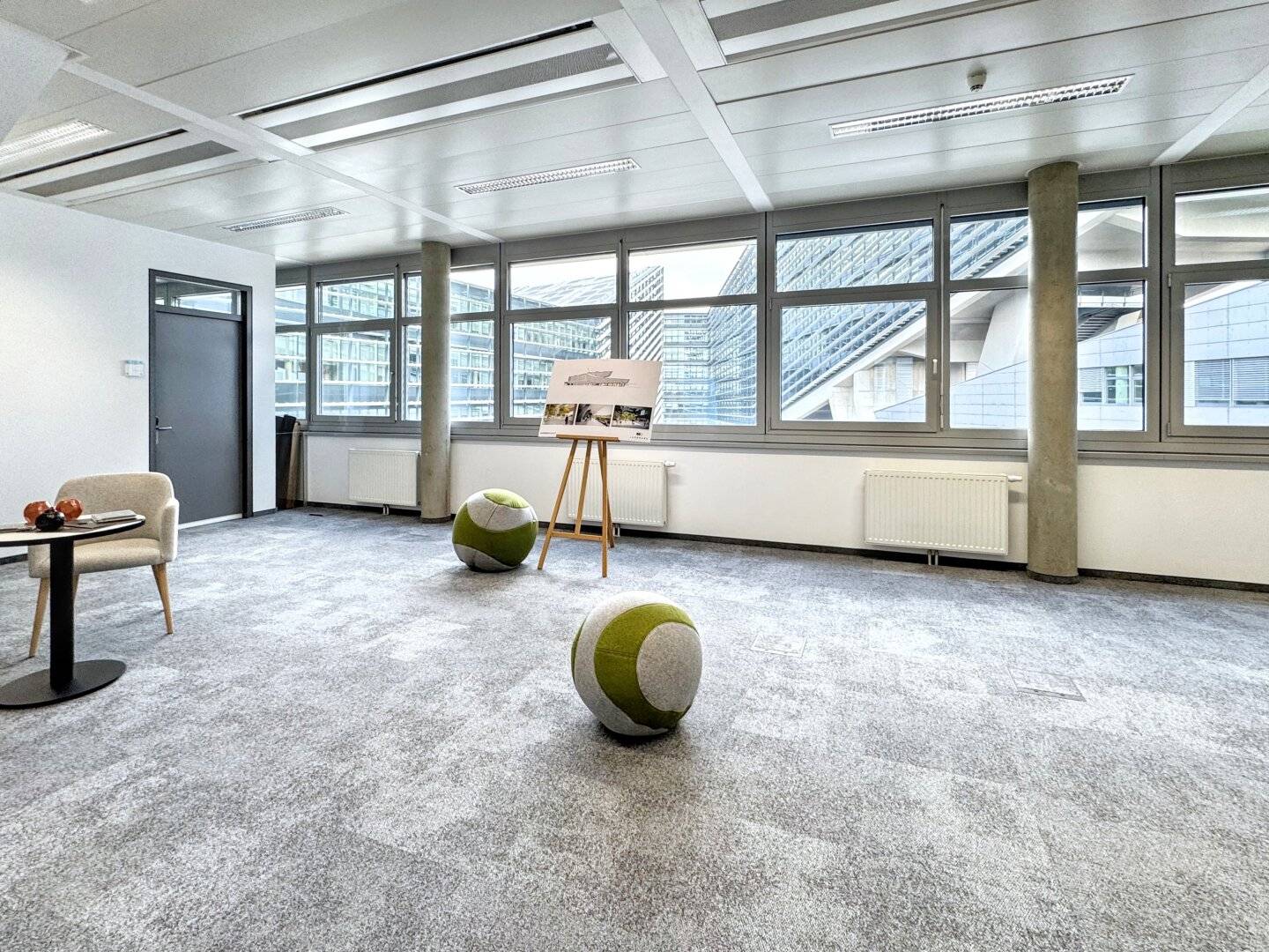 500 m² modern office in iconic office building