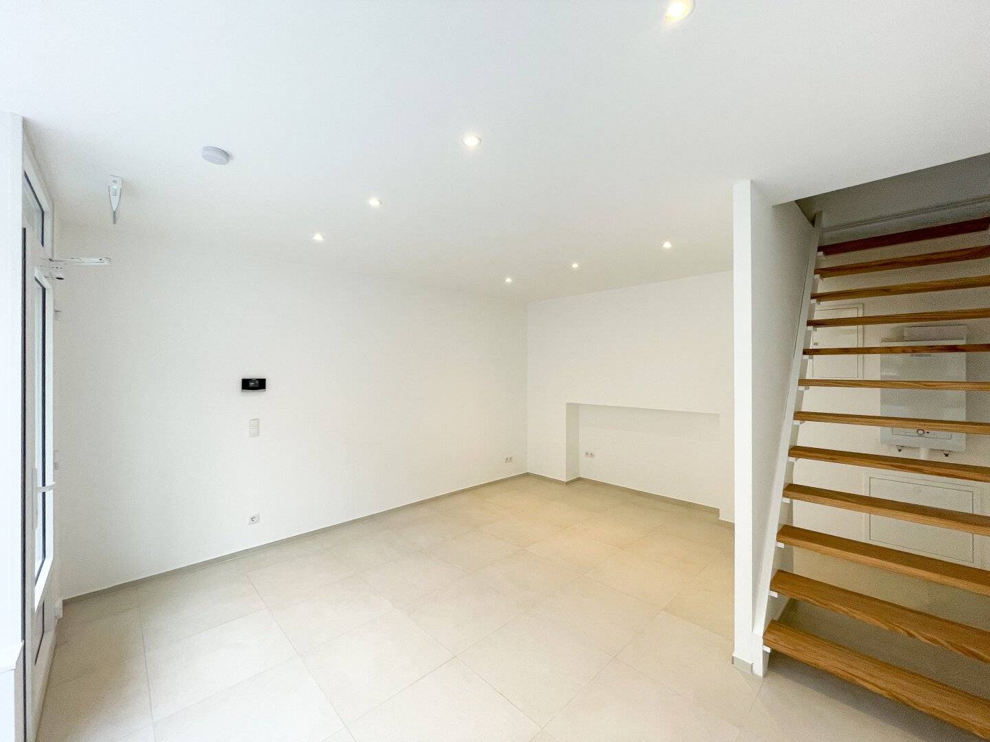 Attractive commercial premises in 1130 Vienna top location, well maintained and available immediately