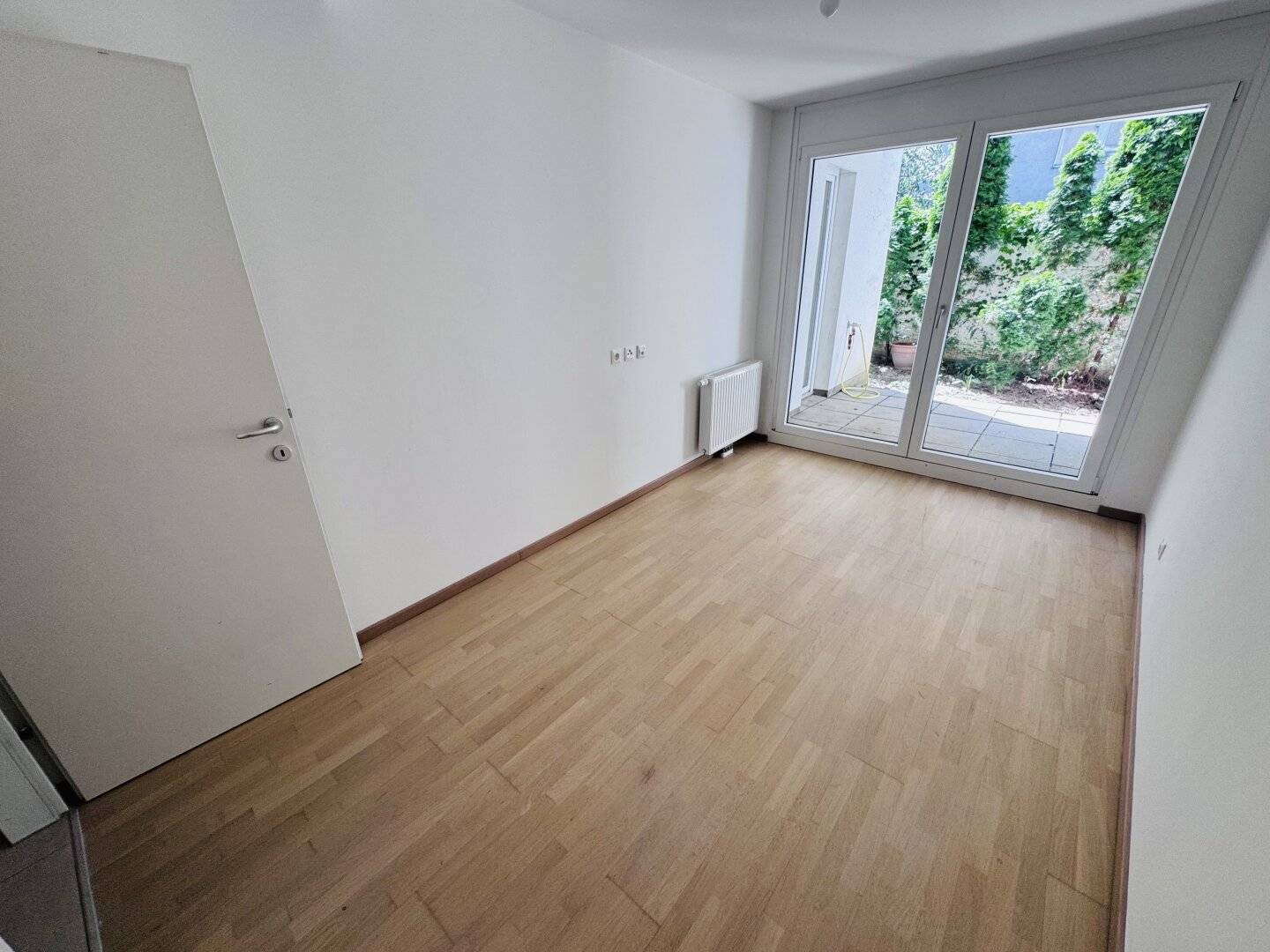 Traumhafte 3-Zimmer Wohnung mit Eigengarten, 1210 Wien