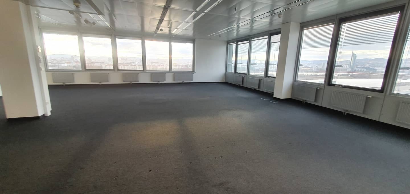 Moderne 1485 m2 Bürofläche im 12.OG - ARES Tower