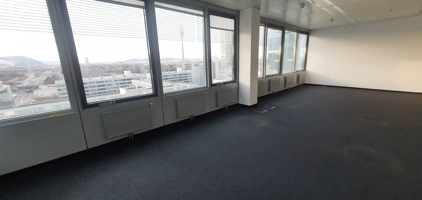 Moderne 1485 m2 Bürofläche im 12.OG - ARES Tower