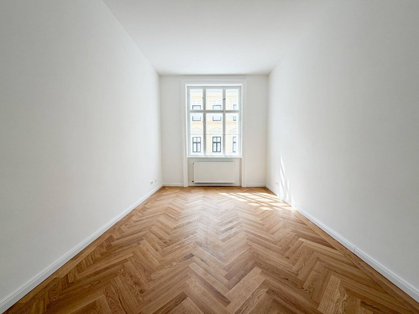 First occupancy after renovation: stylish two room old building apartment near U3 Kardinal-Nagl-Platz