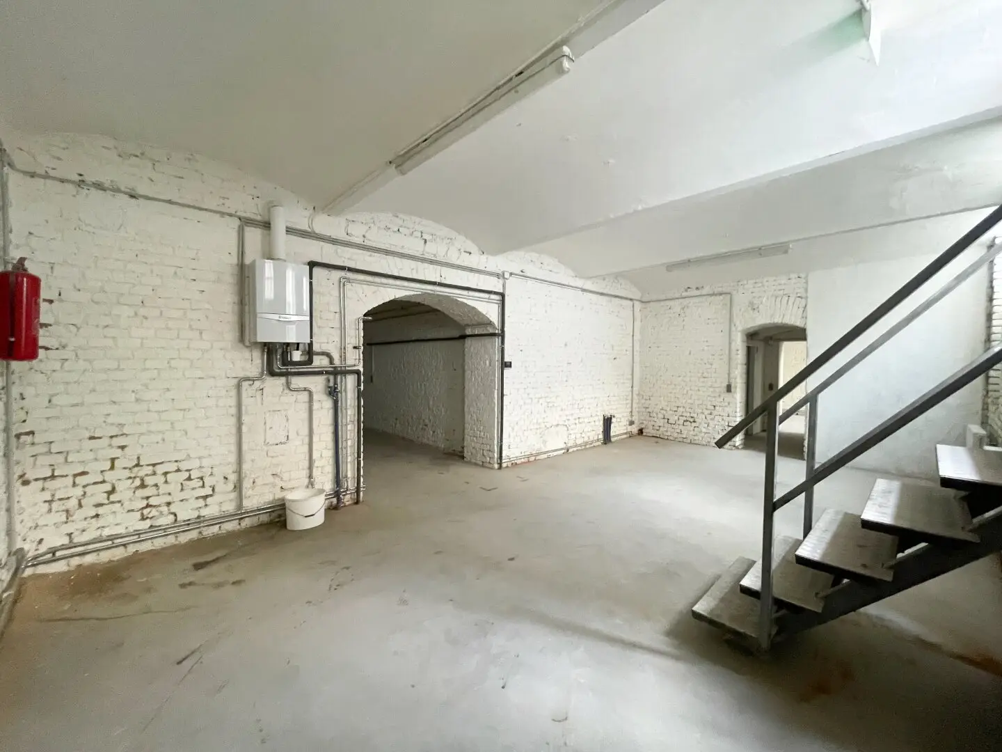 Near Meidling Station: 288 m² Commercial Unit | 4 Entrances | Lift | Garage Optional