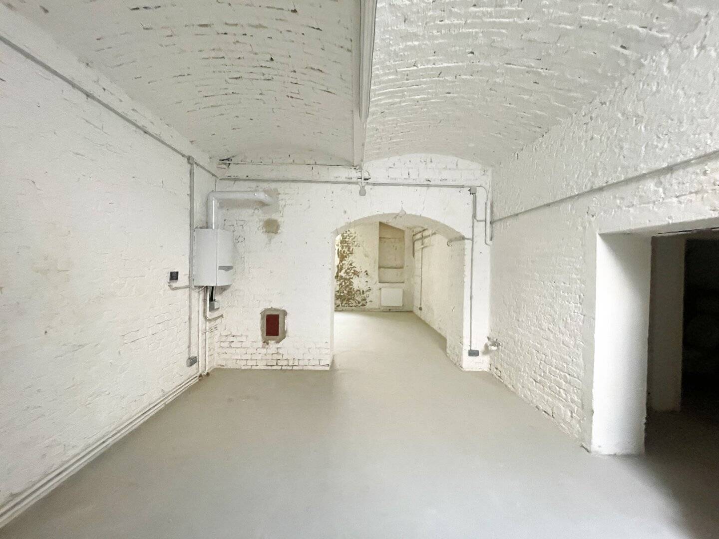 Near Meidling Station: 288 m² Commercial Unit | 4 Entrances | Lift | Garage Optional