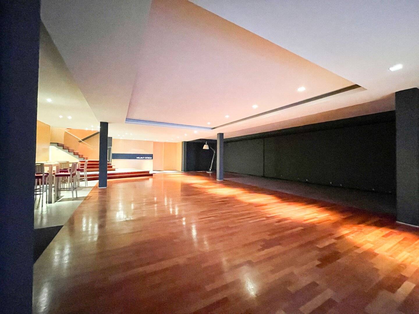 Generous commercial premises 608 m² with terrace and top equipment in 1190 Vienna