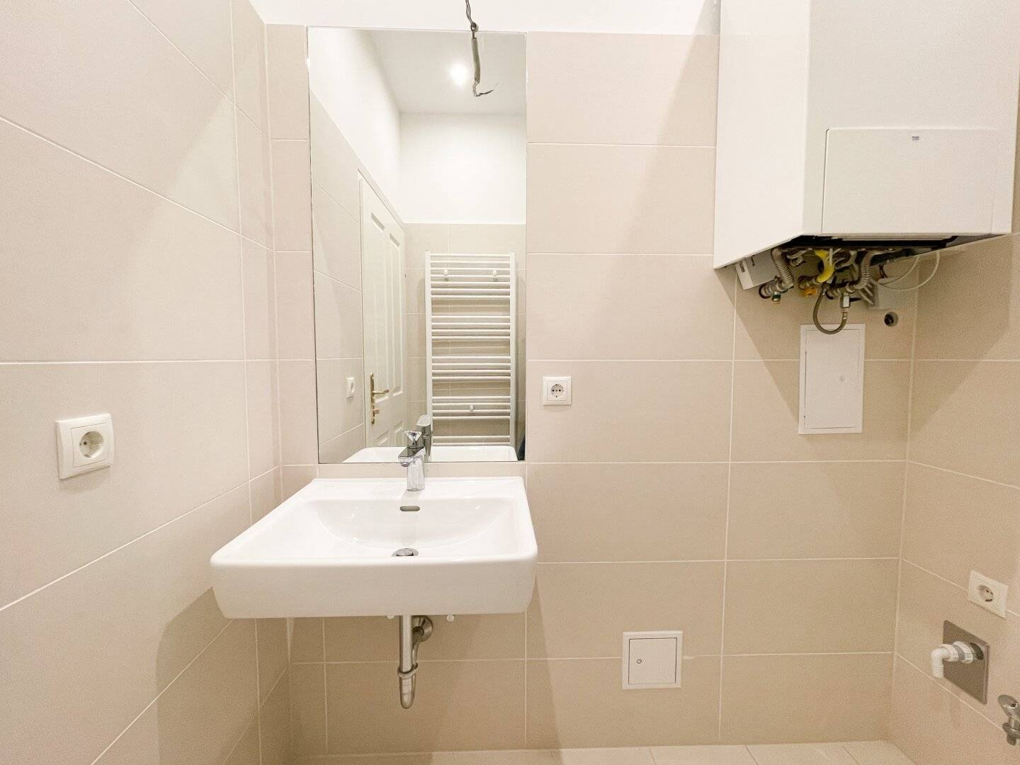 Near Ernst-Lichtblau-Park: renovated 1.5-room apartment in a quiet location
