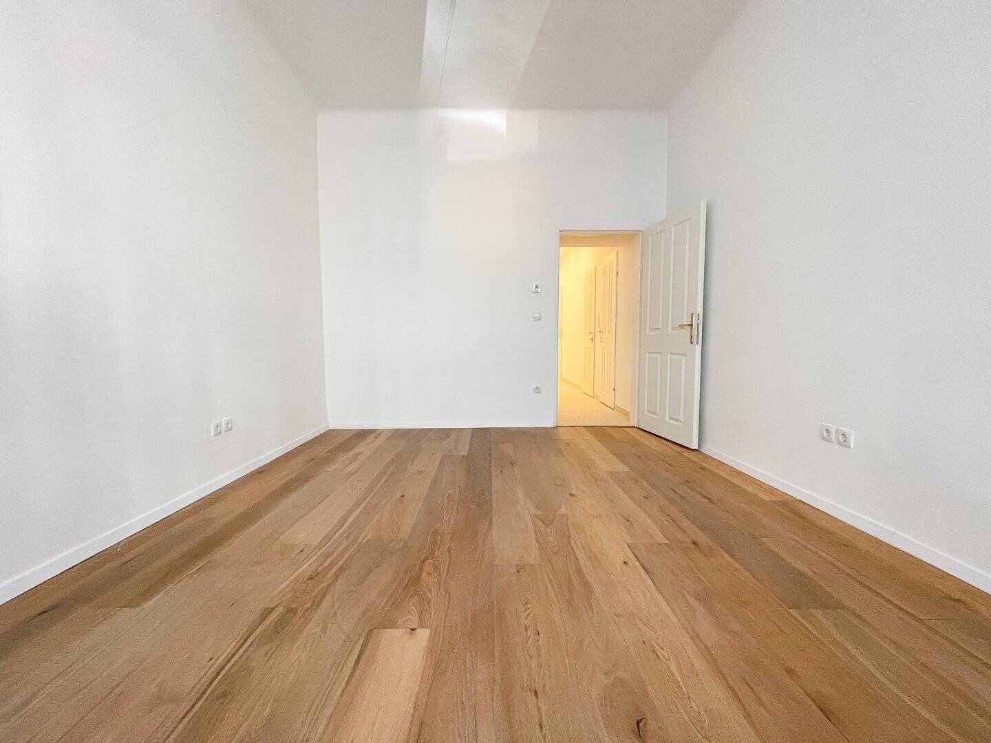 Near Ernst-Lichtblau-Park: renovated 1.5-room apartment in a quiet location