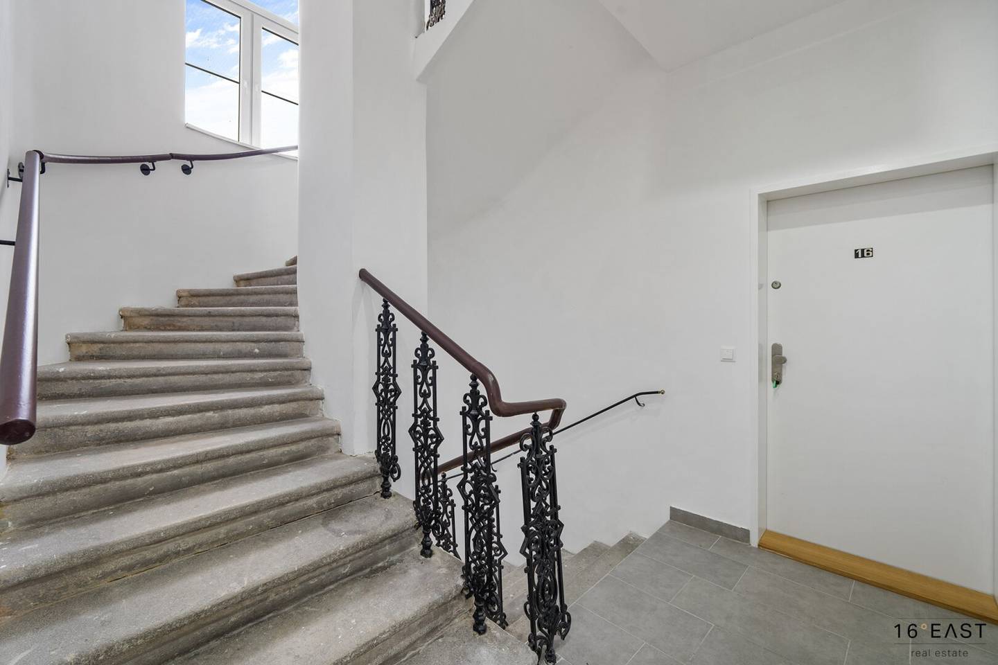 Modern living in a central location nearly new property in 1030 Vienna any? nope