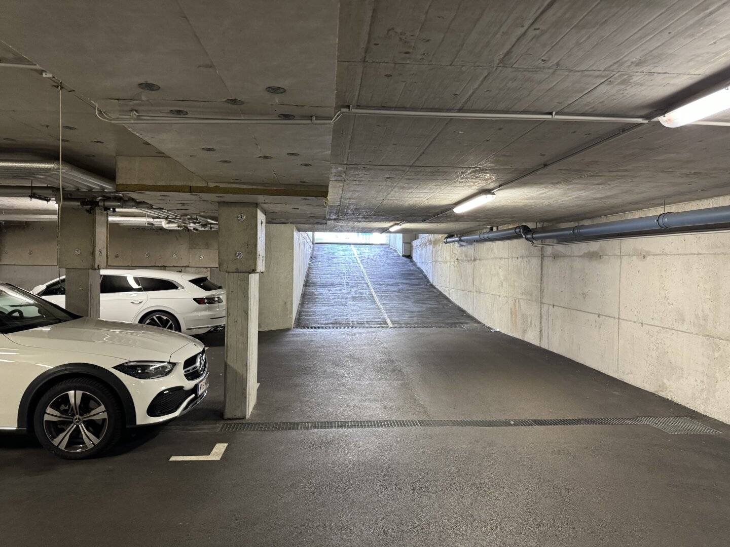 Garagen-Stellplatz an der Brünner Strasse in 1210 Wien zu vermieten! Nr.34