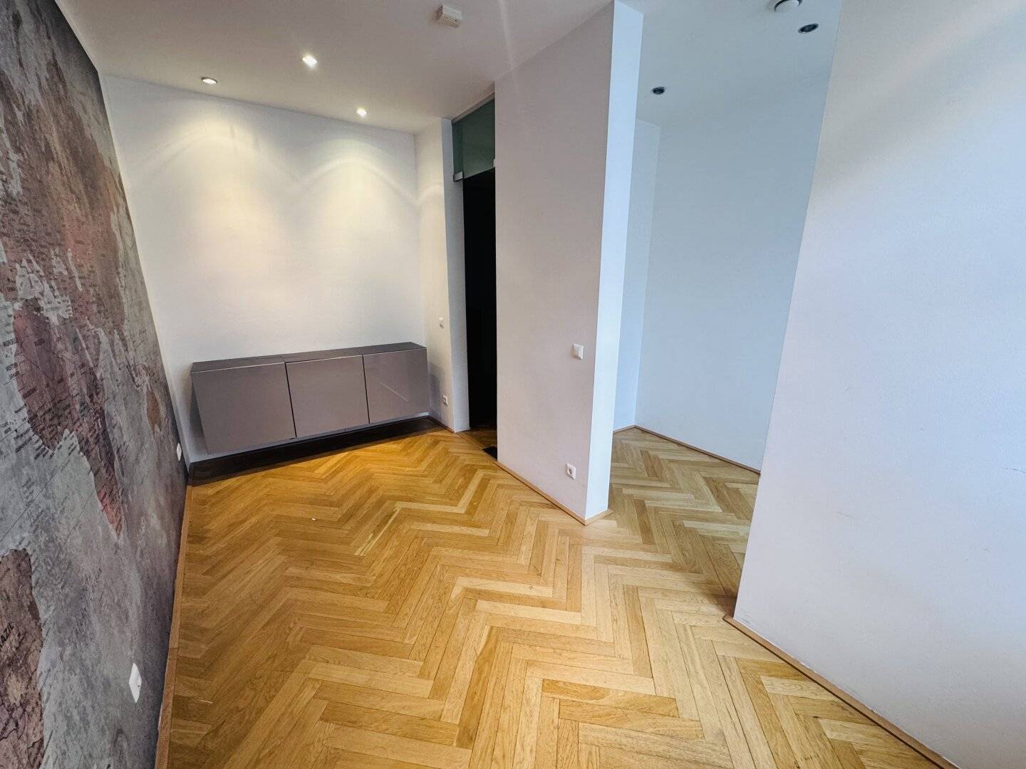 15% Nachlass wegen Sanierungsarbeiten - Großzügiges Büro 231m², 7 Zimmer, U-Bahn-Nähe, Top Ausstattung in 1040 Wien!