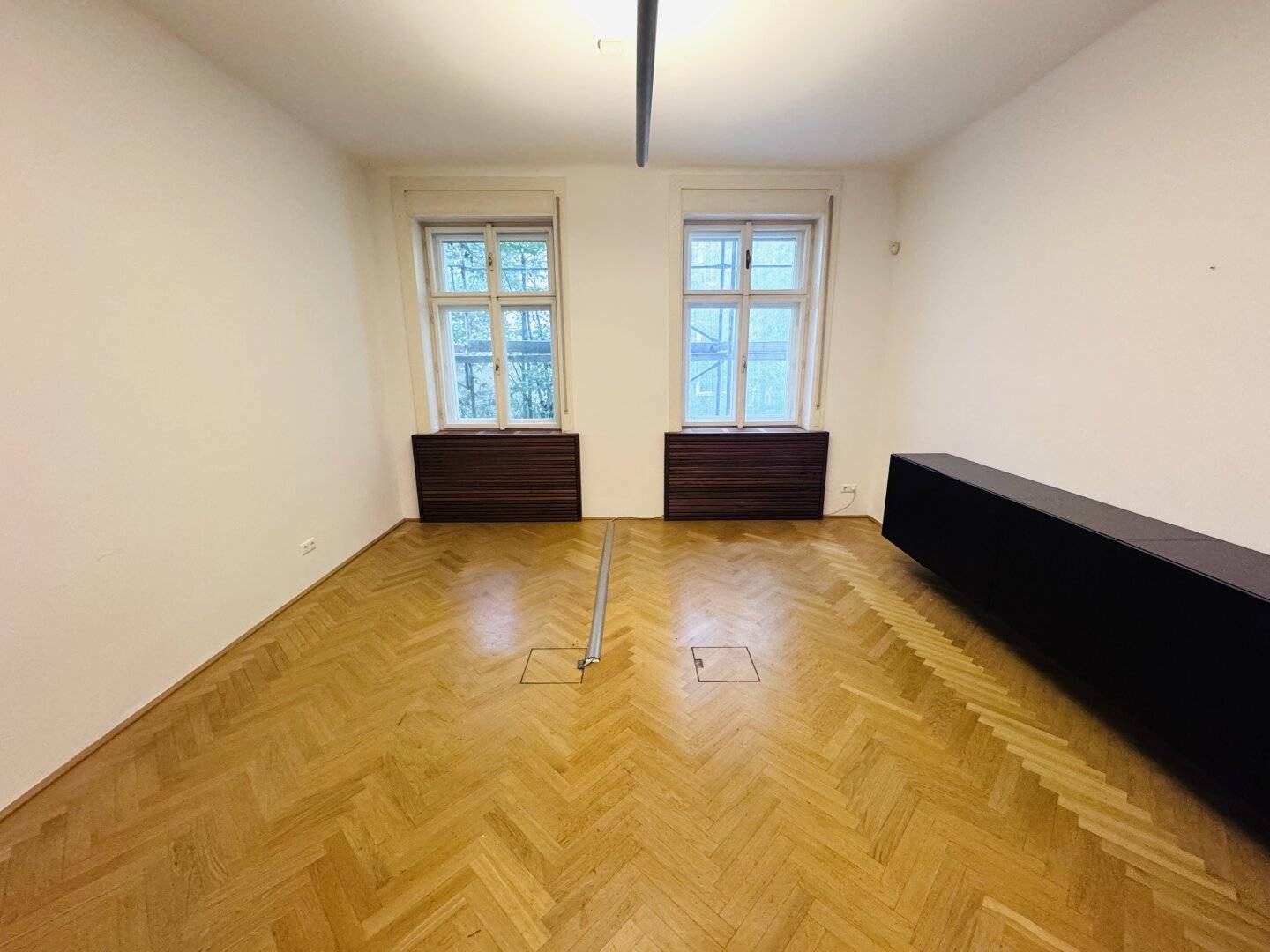 15% Nachlass wegen Sanierungsarbeiten - Großzügiges Büro 231m², 7 Zimmer, U-Bahn-Nähe, Top Ausstattung in 1040 Wien!
