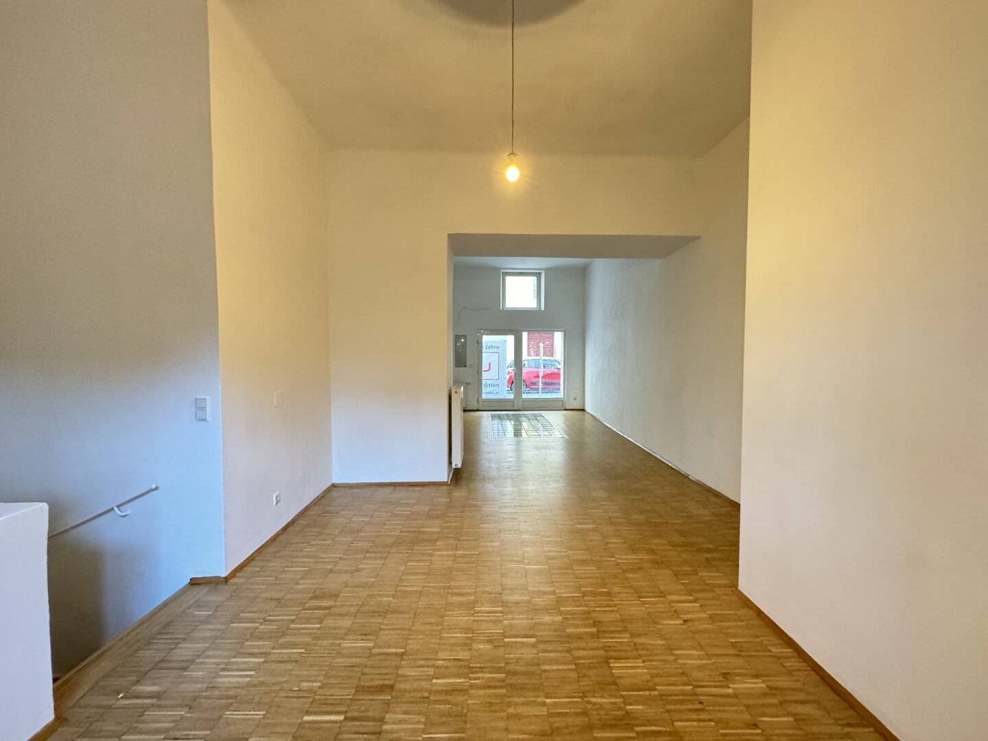 Prime location at Naschmarkt! Versatile commercial premises for rent