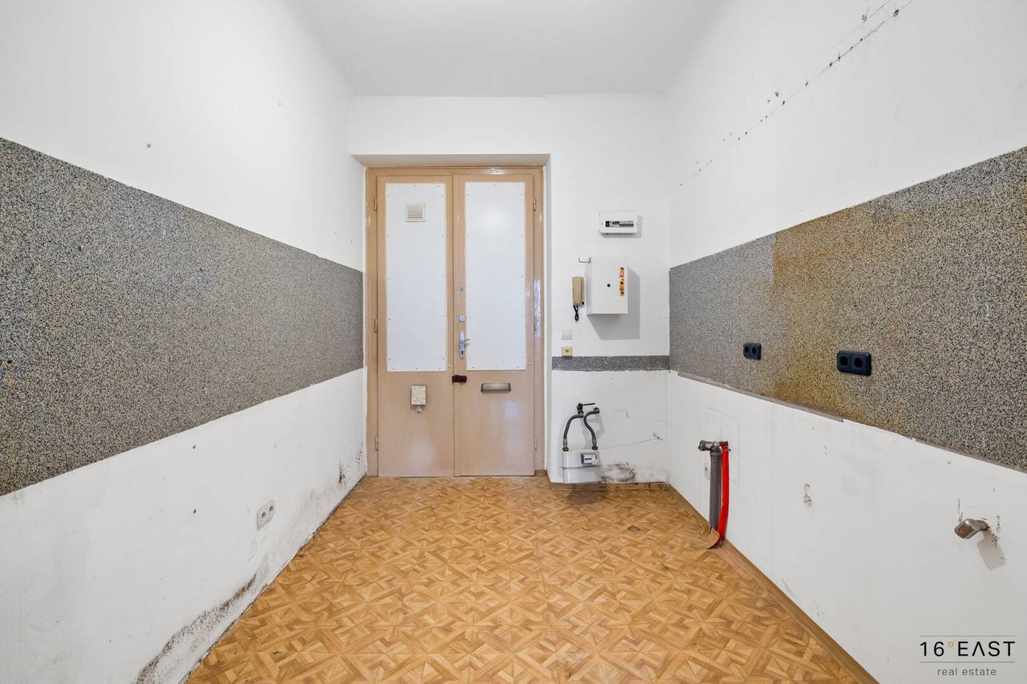 Ruhige, südseitige 1-Zimmer-Wohnung mit Potenzial – sanierungsbedürftig