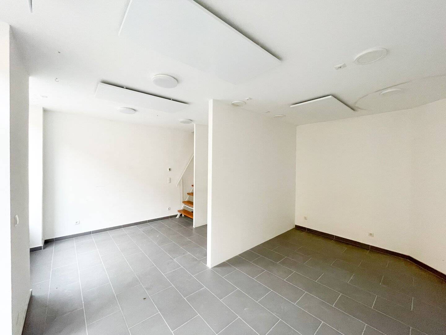 Attraktives Geschäftslokal in 1130 Wien – Ideal für Ihr Geschäft!