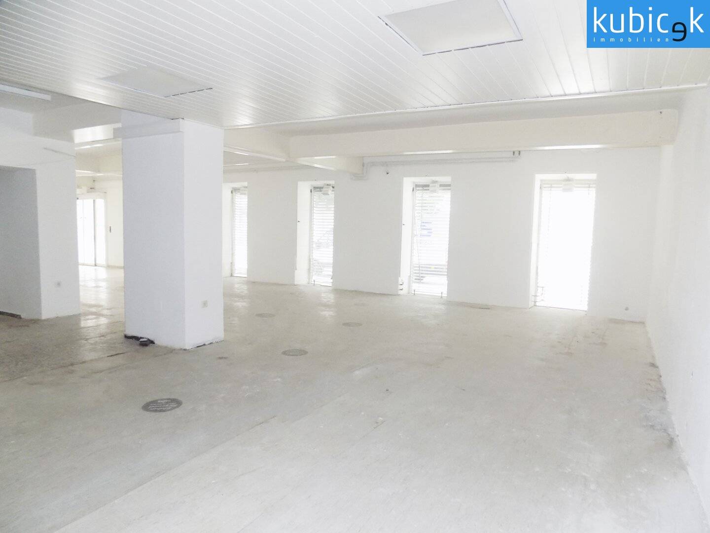 Large sales and storage space in the heart of Groß-Schweinbarth