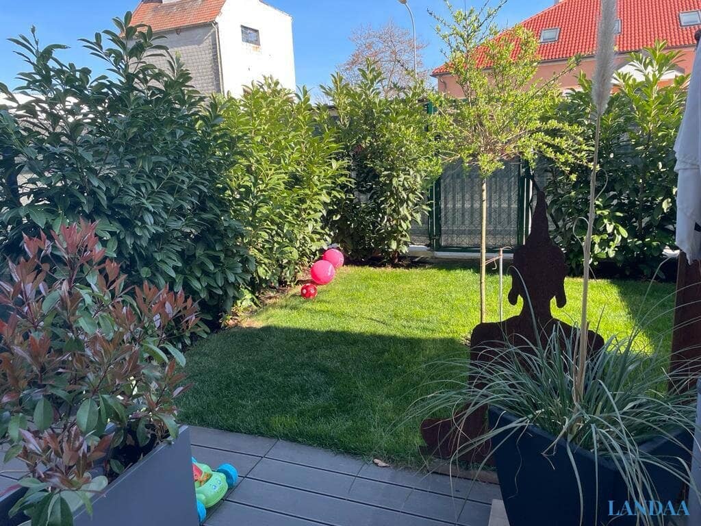 3 Zimmer Gartenwohnung inklusive 2 Garagenplätze