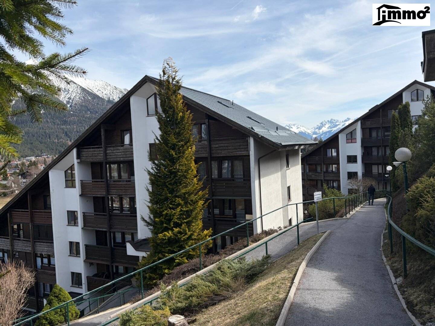 Großzügige 4-Zi Wohnung mit 2 Balkonen in Seefeld, EG, Carport, 104m²